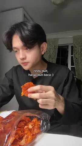 kerepek pedas basah tu beli kat sini hehe 👉🏻@kuri 