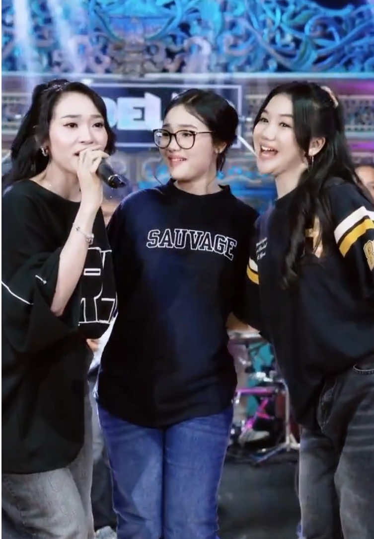 Ngapain repot - Difarina indra ft Chelosa adella & Cantika nuswantoro 😍 #ngapainrepot #difarinaindra #cantikanuswantoro #omadella #dangdutinajaaofficial 