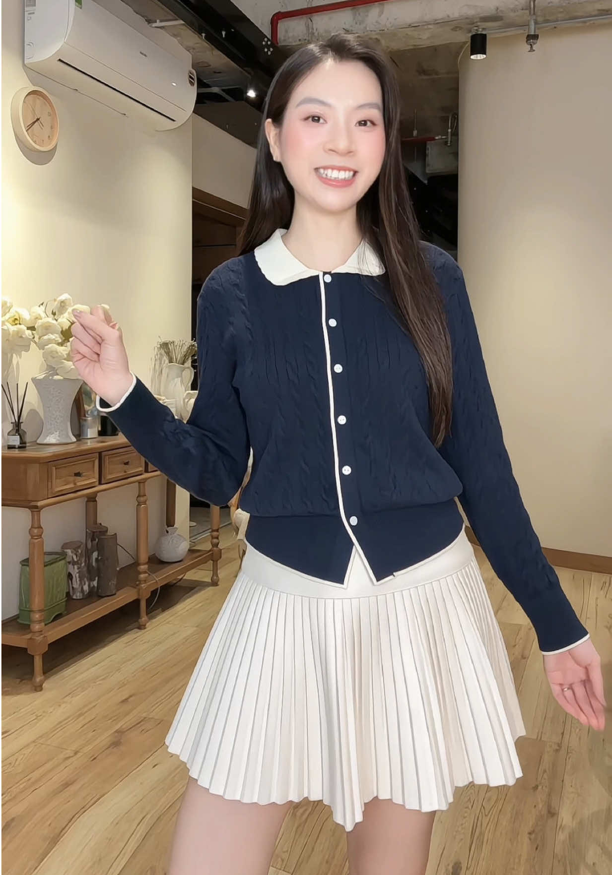 Style này mà ra đường là người ta hỏi mua áo liền đó 😍 mềm – mịn – dễ phối cực kỳ.” #linhlunglieng #aocardigan #aolen #deliz 