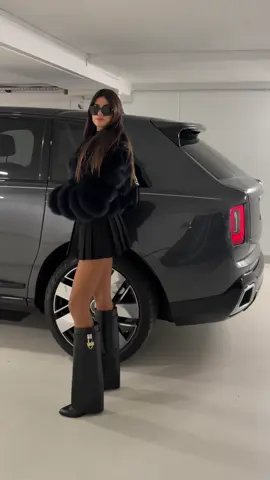 ootd 🖤 #rollsroyce #OOTD #fyp #tall #luxury 