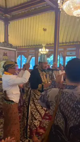 Sri Susuhunan Paku Buwana ke XIV karaton Surakarta Hadiningrat...🙏
