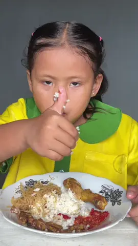 Temenin ulel nyiapin bekal lagi yuk  #ulel #fyppppppppppppppppppppppp #fypシ゚ #mukbang #trending 