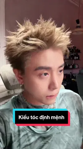 Kiểu tóc định mệnh thay đổi cuộc đời tôi từ cách đây 20 năm. Ko ngờ có ngày nó quay trở lại mặc dù thời đấy ai cũng chê kiểu này trông láo 😆😆 các bác cắt kiểu gì thời đấy vậy 😬 #dzaidieu #xuhuong #tócnam #y2k #cattocnam 