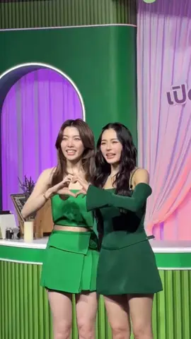 Quay QC dễ thương nè mà sao nhìn vẫn hề ta🙄 #linglingkwong #Ormkornnaphat #lingorm #ch3thailand 