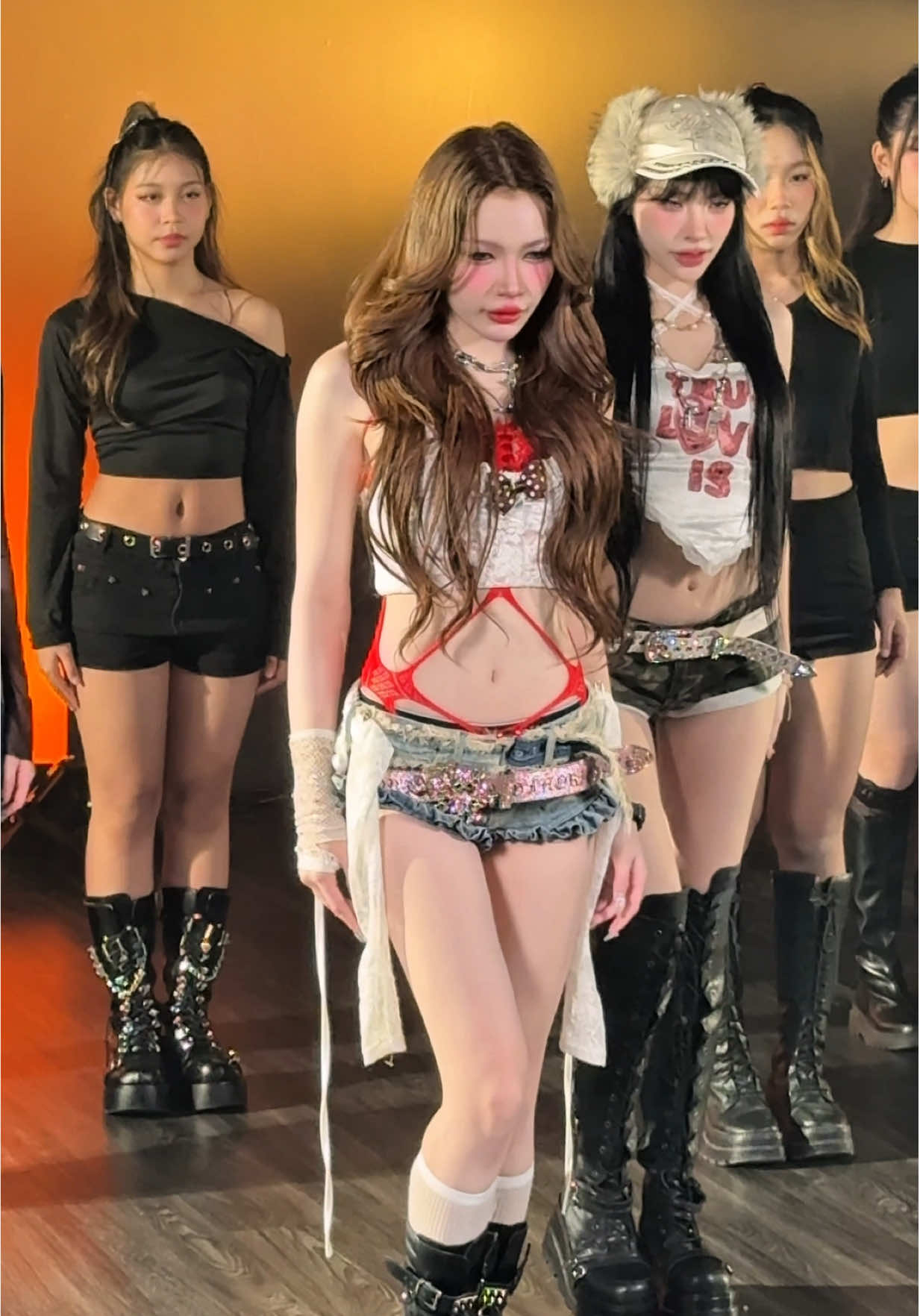 Out now YT : MINIZIZE OFFICIAL ❤️‍🔥 | @JayQ  | dc @Earth-e 