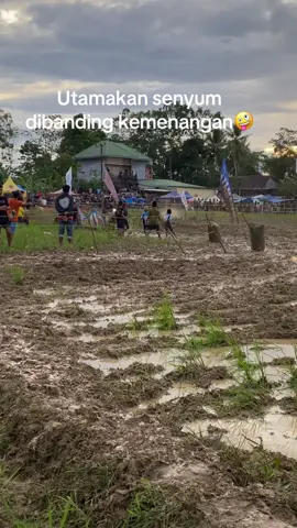 Utamakan senyuman daripada kemenangan #promomakan1111 #pestarakyat #grastrackindonesia #balapojekgabah #gtx 