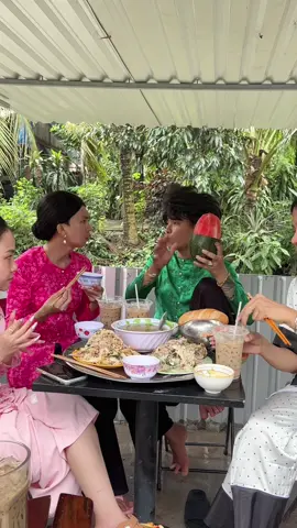 Bốn chị quyết tâm ghê hen