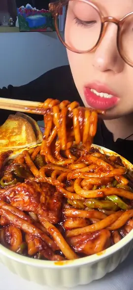 Mukbang mì sợi to #mukbangeatingshow #mukbangtrungquoc #mukbangdouyin #thichanvat #ancathegioi 
