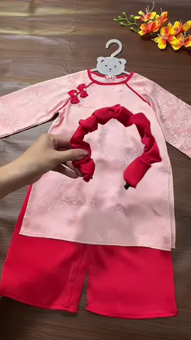 Set áo dài gấm đính nơ xinh yêu cho bé Tết này ạ#aodaitetchobe #aodaicachtanchobe #thoitrangtreem #videoxuhuong #thoitrangtreem 