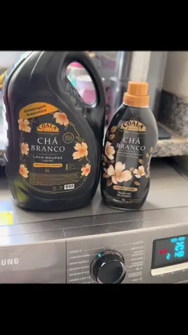 🩵Amiga, confia: esse cheirinho vai conquistar seu coração!✨ O sabão líquido e o amaciante Coala Chá Branco são simplesmente perfeitos! 🌿🫧 Deixam a roupa macia, cheirosa por dias e com aquele toque de casa limpa que a gente ama 🧺💫 💥O link tá fixado nos comentários — clica e garante o teu antes que acabe! Depois me conta se não virou o seu cheirinho favorito também 😍 #CoalaCháBranco #CasaCheirosa #Achadinhos