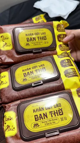 Khăn giấy lai ban thờ. Combo 5 gói mỗi gói có 30 tờ. Khăn thơm dịu nhẹ mùi trầm quế #xuantaphoa97 #khanlaubantho #khanlaubanthothienphuc #khangiaylaubantho 