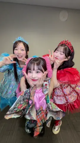 ベストヒット歌謡祭ありがとうございました(^> ·̮ <^)💖@月足天音あまねきFRUITSZIPPER @真中まなふぃーちゃん #FRUITSZIPPER #CANDYTUNE #きゃんちゅー #ふるっぱー #村川緋杏 