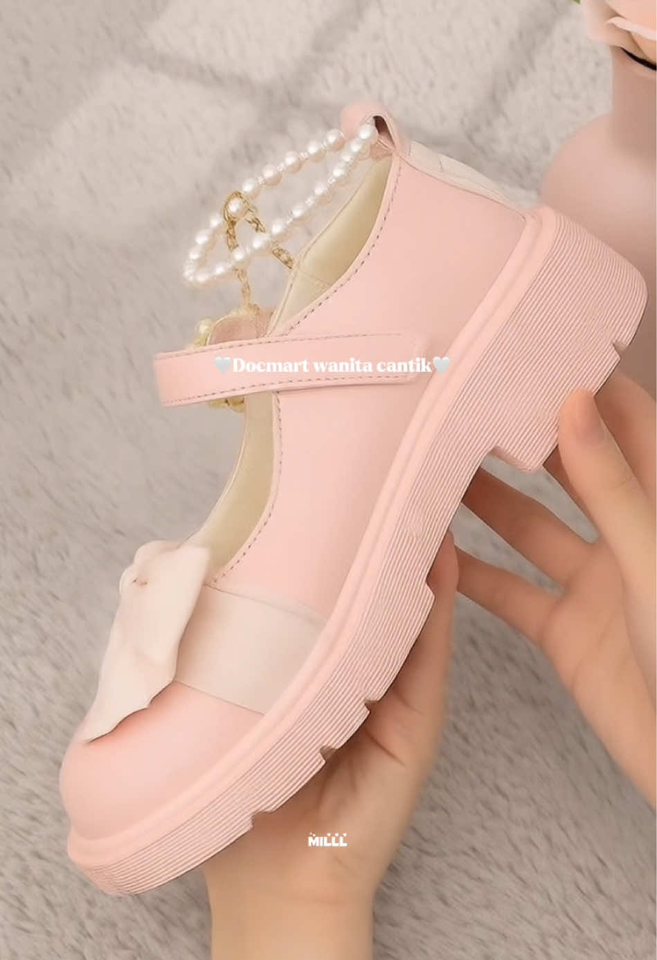 Docmart pita elegan cewe cantikk #sendalviral #sendalkekinian #sendalwanita #sepatudocmart #sepatu 