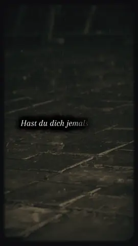 Wenn du gerade gegen dich selbst kämpfst und trotzdem weitermachst, dann bist du schon weiter als die meisten. Speichere dir das ab – du wirst dich später daran erinnern. #neuanfang #aufstehen #echtestärke #dranbleiben #selbstentwicklung 