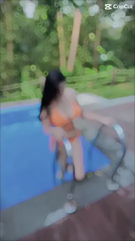 Bây giờ xin mời mọi người em là không thể #béyêu 