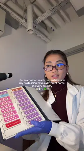 Where are all my healthcare scientists at?!👩🏻‍🔬🏥 Can we all agree on a universal name before I lose it 😤 This comment section is open for suggestions! ⬇️  Also, what is this profession called in your country? 🤔 #womeninstem #biomedicalscientist #WomenInScience #biomedicalscience #medicaltechnology   