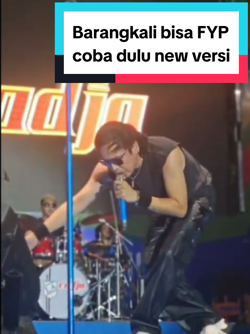 Kasih judul apa ya lagu ini ? di share yaa, biar ktemu judulnya 🤭 Saat hubungan berjalan,  ada aja masalah/missed yang datang.. 