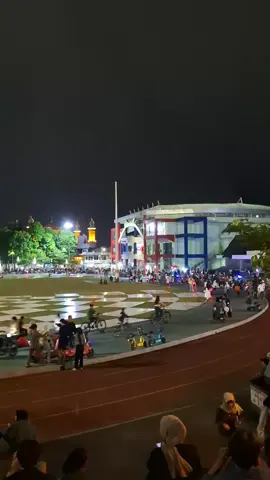 pesona lapang merdeka pada malam hari.. #Vlog jalanan # sukabumi malam