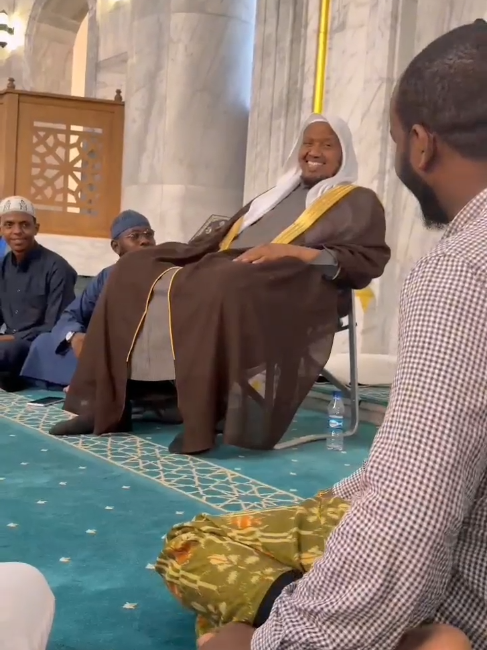 تصحيح مع الوقف والإبتداء أمام فضيلة الشيخ عبدالرشيد شيخ على صوفي Ciwan keyga saxda ah waakan  #شعب_الصيني_ماله_حل😂😂 #somalitiktok #fyp