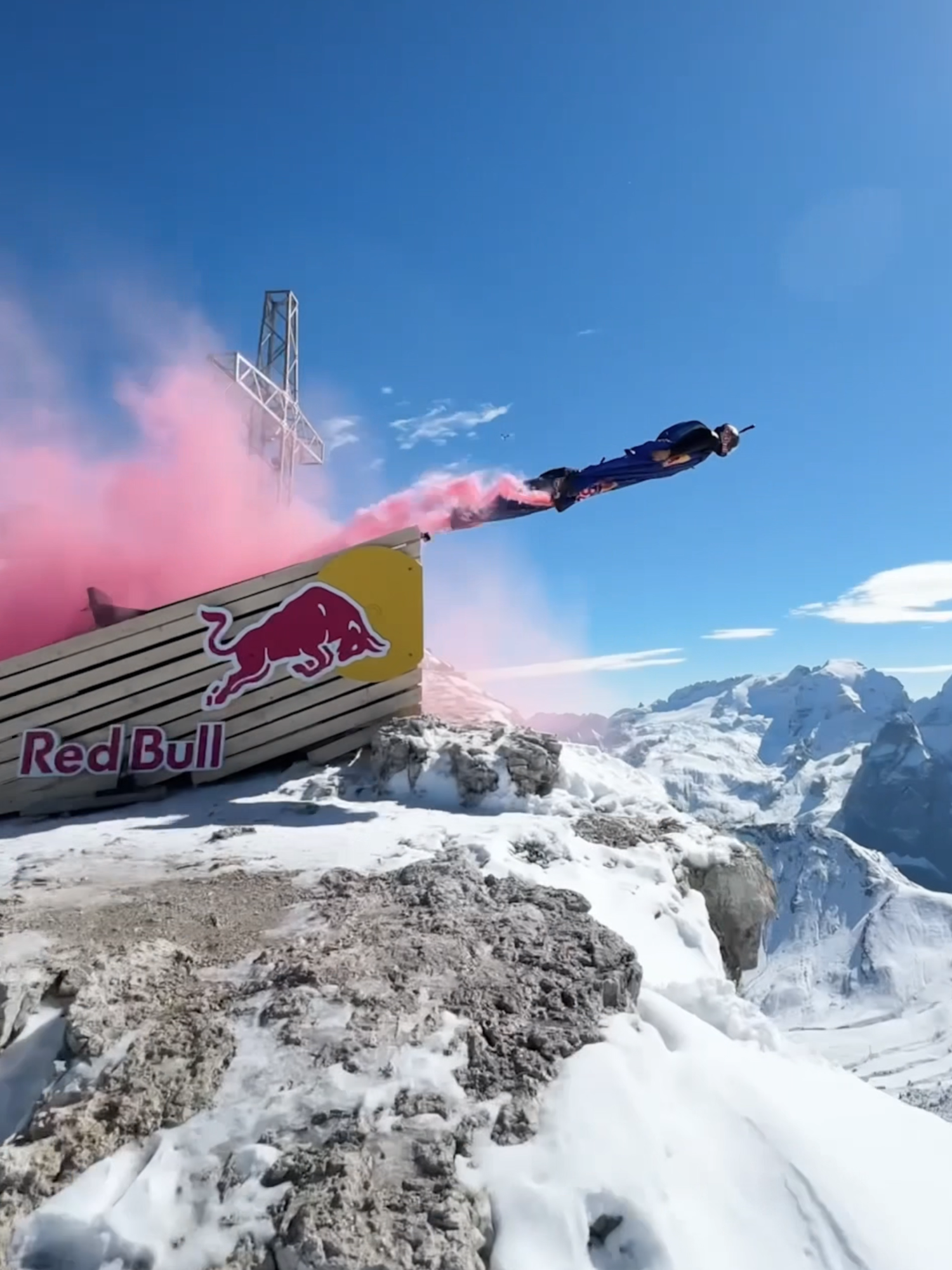 bet you've never seen this before 😏 🪂: @amber_4t, @sebastian.air & @fredfugensf 📍: @redbulladventure #redbull #givesyouwiiings #energydrink #wingsuit