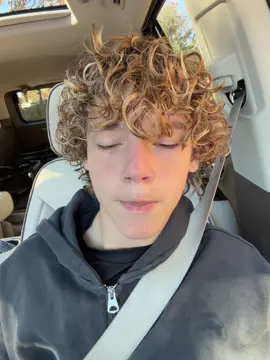 Why does she keep on texting me #viral #fypシ゚viral 