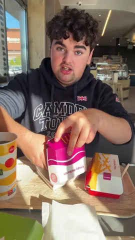 Nino il creatore Assaggia al McDonalds @Nino_official #mcdonalds 