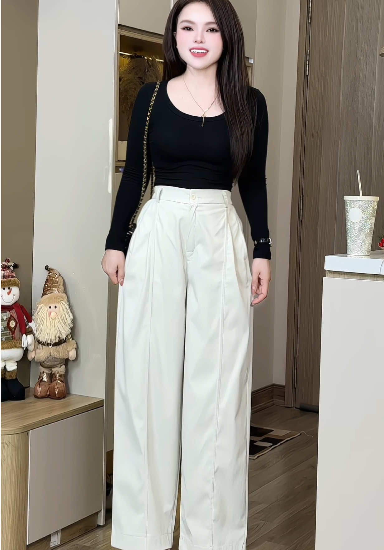 Quần Kaki đẹp cạp cao tôn dáng, chất kaki  mềm  diện xinh lắm luôn í #gucuahue #quan #quancongso  #quansuong #quansuongnu 