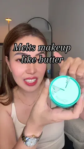 Makeup melts like butter with this new Luxe Organix Cleansing Balm 😍💦 So satisfying to use and super gentle on my skin! Definitely a new skincare must-have 💙 #LuxeOrganixPH #CleansingBalm #DoubleCleanseRoutine #SkincareAddict @Luxe Organix Philippines 