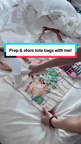 I really wanted to make different coloured duo-tone contrast handle tote bags and I’m so so happy with how they turned out 🥹🫶 #totebags #kawaiiartist #totebagaesthetic #pokemonartist 