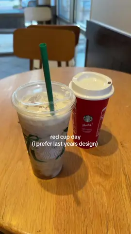 red cup day 2025 #redcup #redcupday #starbucks #sugarcookielatte #fyp 