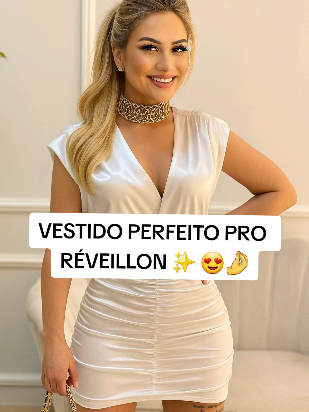 Olha que vestido perfeito pro réveillon 😍🤌🤍 #mulher #roupafeminina #viralvideo #reveillon #vestidobranco 