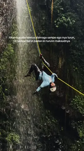 Sampai bawah pokonya 💅🏻 #canyoneering #canyoneeringbogor #curugciampea 