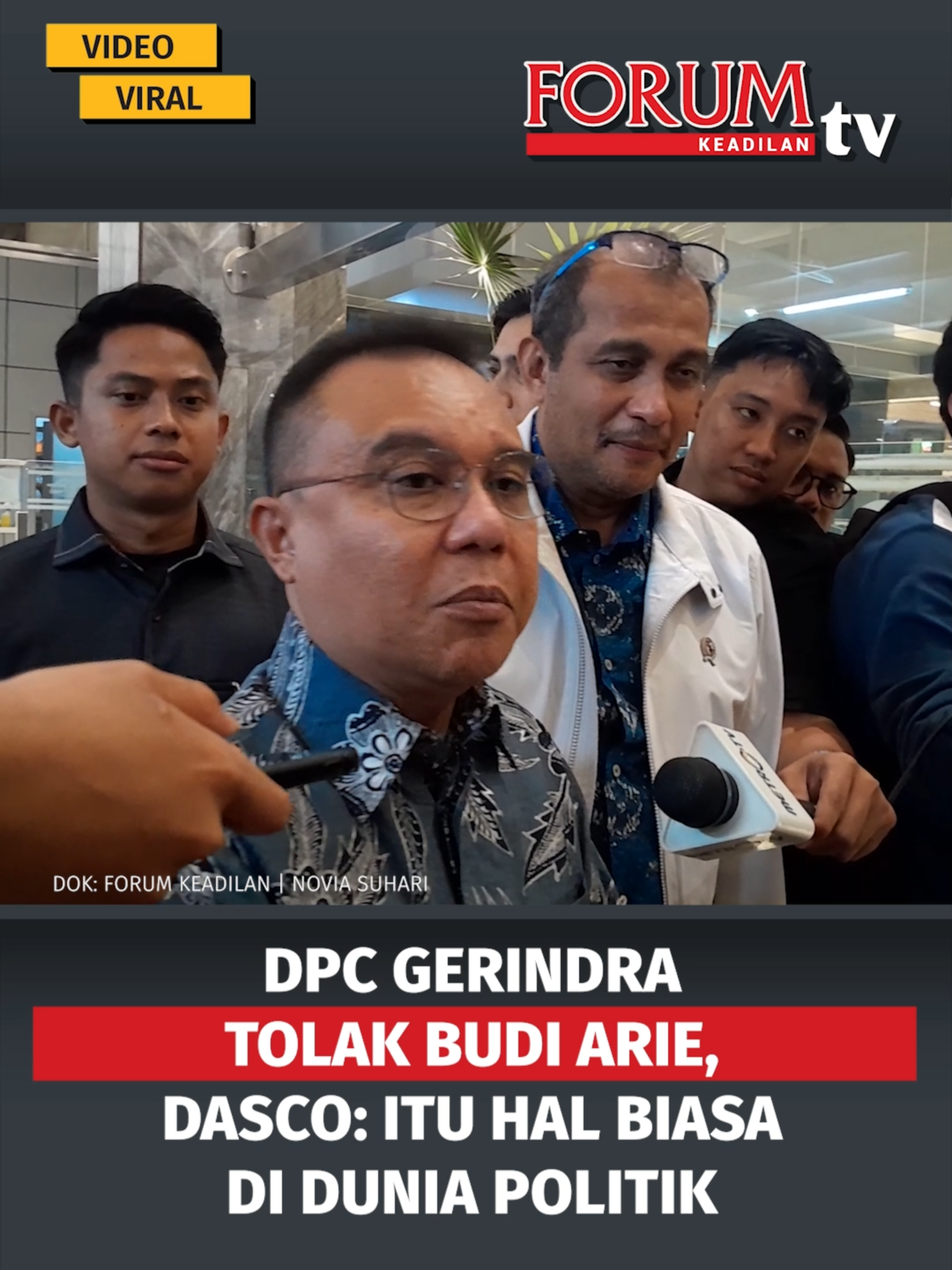 Ketua Harian Partai Gerindra Sufmi Dasco Ahmad menanggapi munculnya sejumlah penolakan dari Dewan Pimpinan Cabang (DPC) Gerindra terhadap wacana bergabungnya Budi Arie Setiadi ke partai berlambang kepala Garuda tersebut. Dasco menilai, dinamika semacam itu merupakan hal yang lumrah dalam dunia politik. Baca lainnya di forumkeadilan.com #sufmidascoahmad #partaigerindra #budiariesetiadi #politikindonesia #dinamikapolitik #partaipolitik #beritaterkini #forumkeadilan #forumkeadilancom