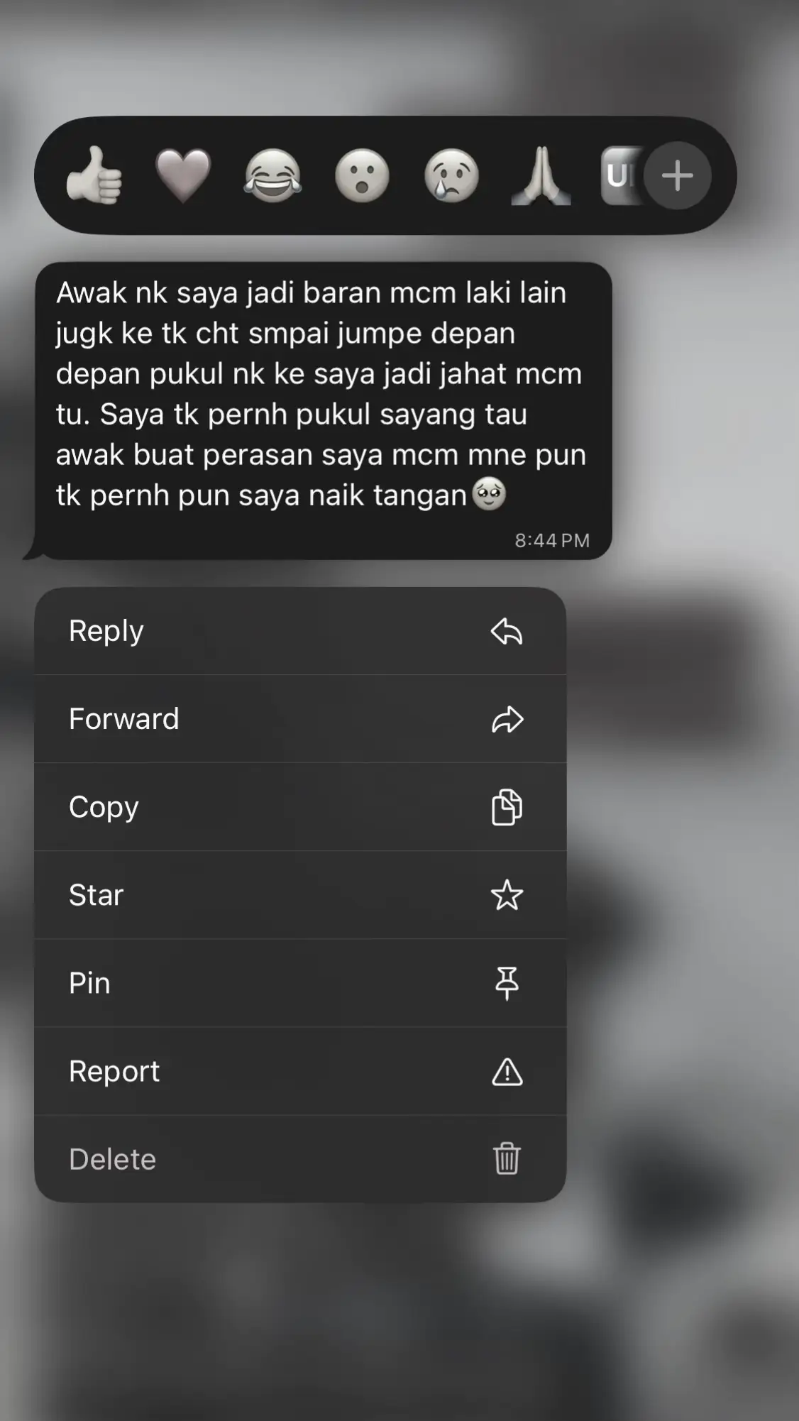 gais..aku nk tanye la korang klau dah die berani bagi ayat mcmni sbelum kawin aku patut ke terus bersama dgn dia sampai kitorang kawin sbb kitorang mmg plan nak kawin tapi makin hari makin aku nampak perangai dia. tah laa kalau aku ade salah pon tapi perlu ke sampai seseorang laki tu sampai ke tahap pukul???hmm aku penat laa nak fikir betul ke tak pilihan aku ni .aku takut aku salah buat pilihan. okay memang dia layan aku baik dia tak pernah pon pukul,curang, semua laa tak pernah. tapi aku terasa dgn ayat dia yang ni aku jadi takut lagi ii bila fikir nak kawin .klau dah sbelum kawin pon dia boleh kluar kata ii mcmni hm.aku cuma tanye pendapat korang tau