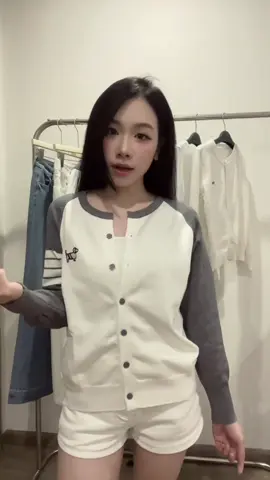 Đừng ai làm mình buồn nha, vì mình chưa có người dỗ 😢 #macdepmoingay #phoido #cardigan #OOTD #trange 