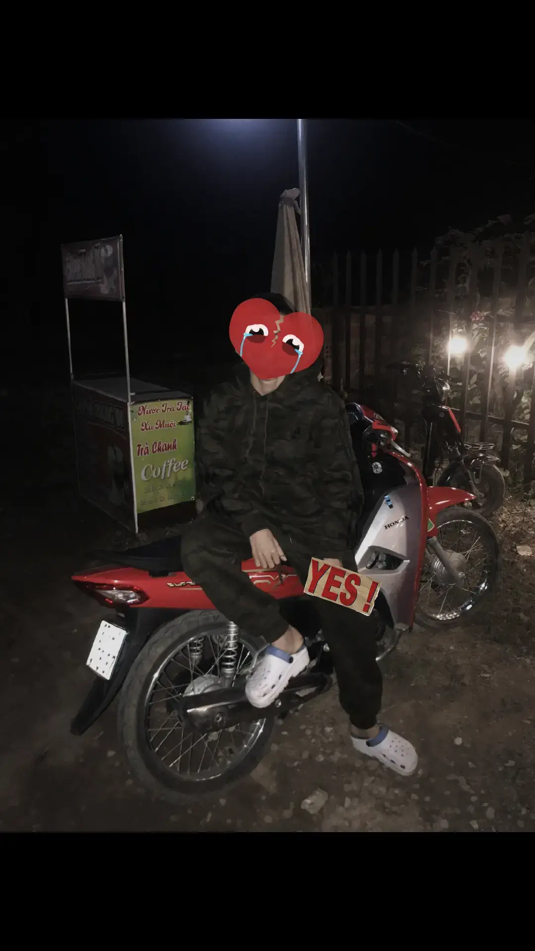 phố năm ấy gọi là phố cũ, quán năm ấy là quán bên đường , người năm ấy là người đã cũ,ta bây giờ là của phong sương...#xhhhhhhhhhhhhhhhhhhhhhhh #nhachaymoingay #doibuonjqk 