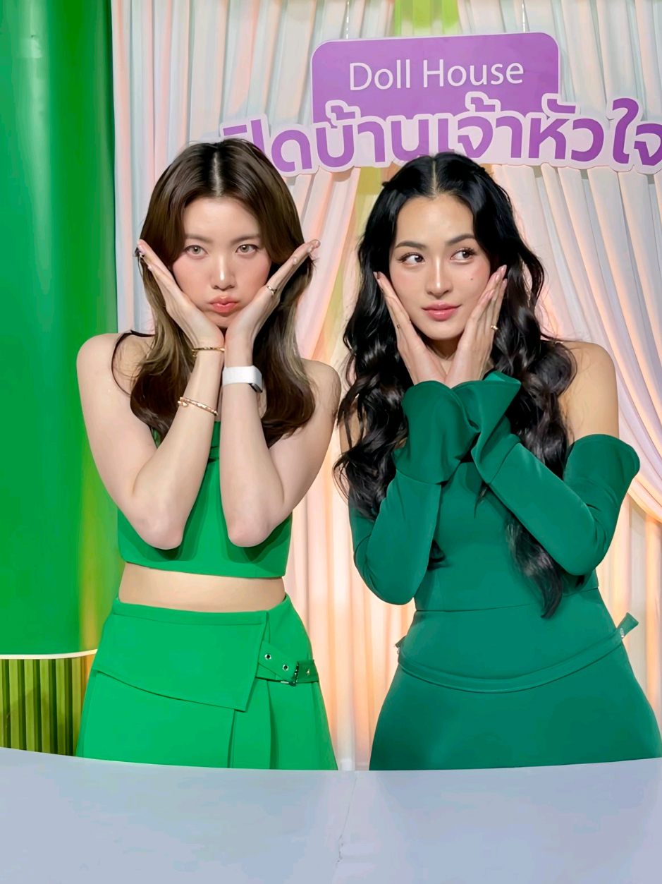 Truyền thuyết đô thị có nói rằng, nếu nhìn OTP yêu nhau chúng ta cũng được nếm mật.  #หลิงออม #LingOrm #GrabFoodMegaSalexหลิงออม #LO #happy 