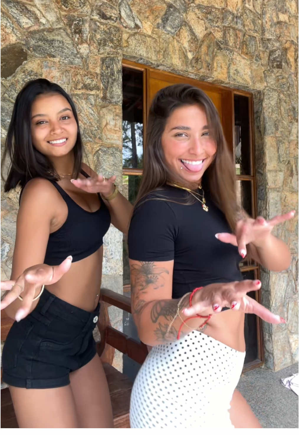 Eu e meu neurônio compartilhado  @thalia 