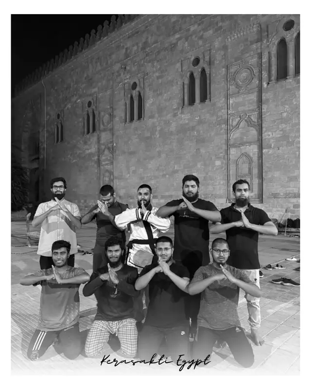 . Berikut Dokumentasi saat melakukan Pemanasan di hari latihan rutinan IKS PI KERA SAKTI CABANG PERWAKILAN MESIR 🇪🇬 The following is documentation of the warm up during the routine training day of the IKS PI KERA SAKTI EGYPT REPRESENTATIVE BRANCH 🇪🇬 _____________________________________________ Follow me IG: @humasikspi.mesir  Tiktok: @kerasakti.mesir #ikspi #kerasakti #pencaksilat #egypt #cairo 