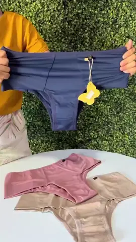 KIT COM 5 CALCINHAS CINTA CINTURA ALTA E LATERAL DUPLA COM LEVE COMPREENSÃO #ConfortoTotal 💖✨ #ModelaTudo 🔥👌 #CinturaAltaPro 🌸💫 #ToqueSuave 💕🌟 #EssenciaisDoDia 🩷✅ Já me segue para mais vídeos de ACHADINHOS 