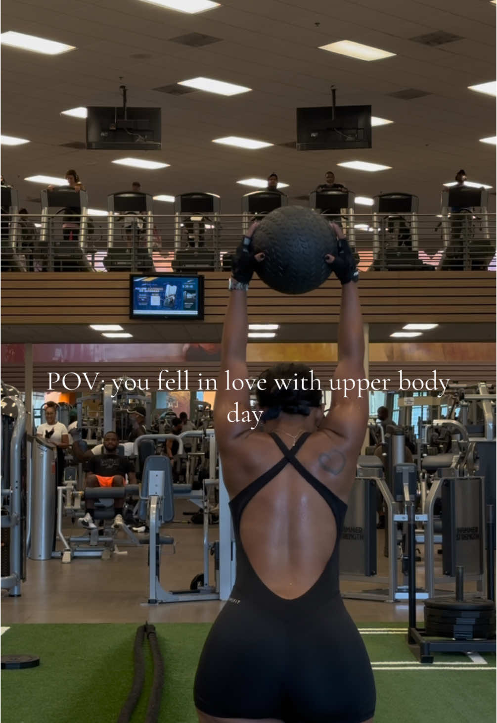 We love upper body round these parts!!! #foryoupage #fyp #GymTok #gymmotivation #gymresults #upperbodyworkout 