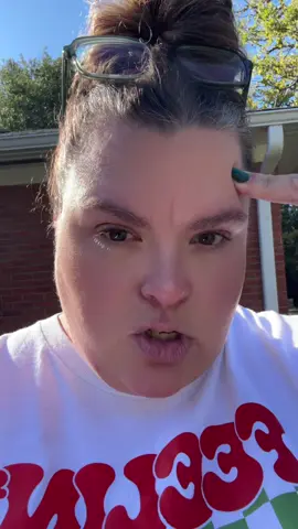 Tomato. Tomato. Tomato. #BookTok #thewomanincabin10 #netflix #thrillerbooklover #ruthware 