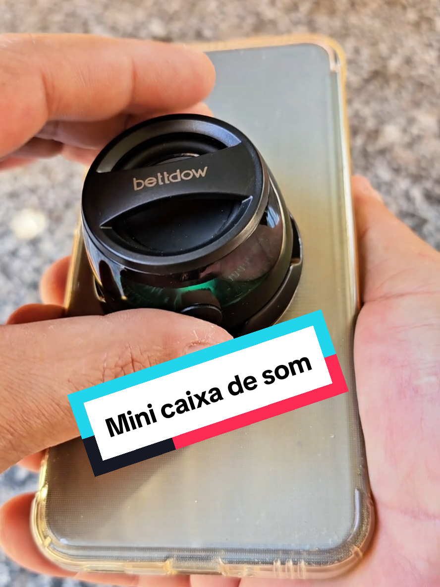 Não se engane com essa mini caixa de som da Bettdow, ela tem potência e um som muito agradável.  #bettdow #caixadesom #minisom #tiktokshop 