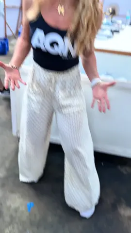 Quem será a próxima cliente premiada?  Compre seu look e concorra na próxima quinta 🥰