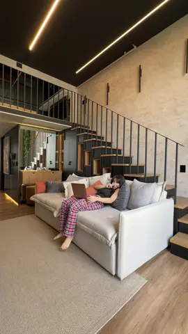 tour pelo apê para baixinhos kkkkk  #explorar #airbnb #viral #paravoce #viagem 