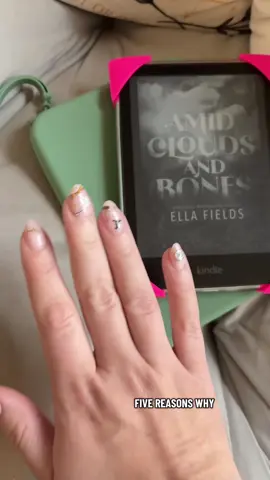 Everyday use and I don’t worry about it getting scratched in my bag. 5 reasons I love this kindle clutch. @Strapsicle - Kindle Accessory #kindleaccessories #clutch #readingaccessories #tiktokshopblackfriday #blackfridaydeals 