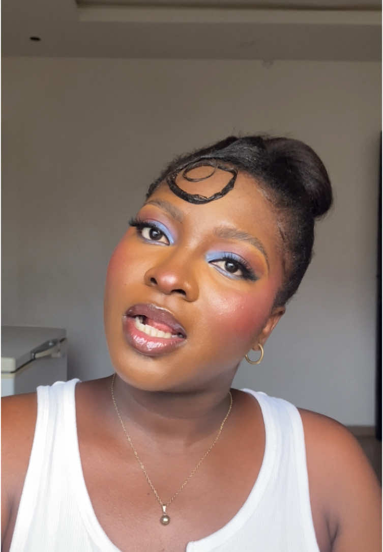 #mavo #mavomeatpie #makeuptok #fyp #creatorsearchinsight #transition #contentcreator #beauty #BeautyTok 