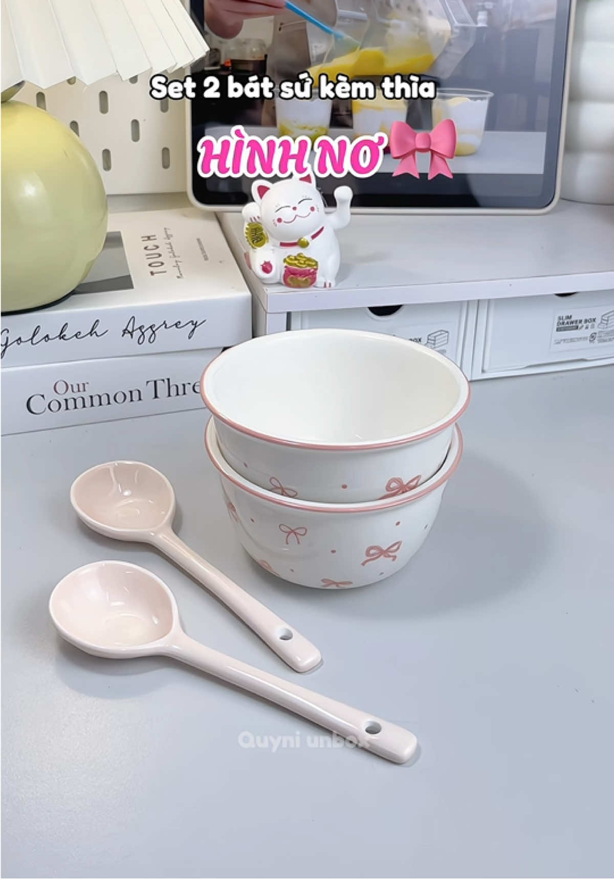 Set 2 bát sứ kèm thìa siu xinh, bát có nhiều hoạ tiết, cute dễ thương, bát tráng men bóng loáng ,ưng lắm nha #batsu #batsukemthia #quyniunbox #set2bat2thiabangsu #set2batsukemthia 