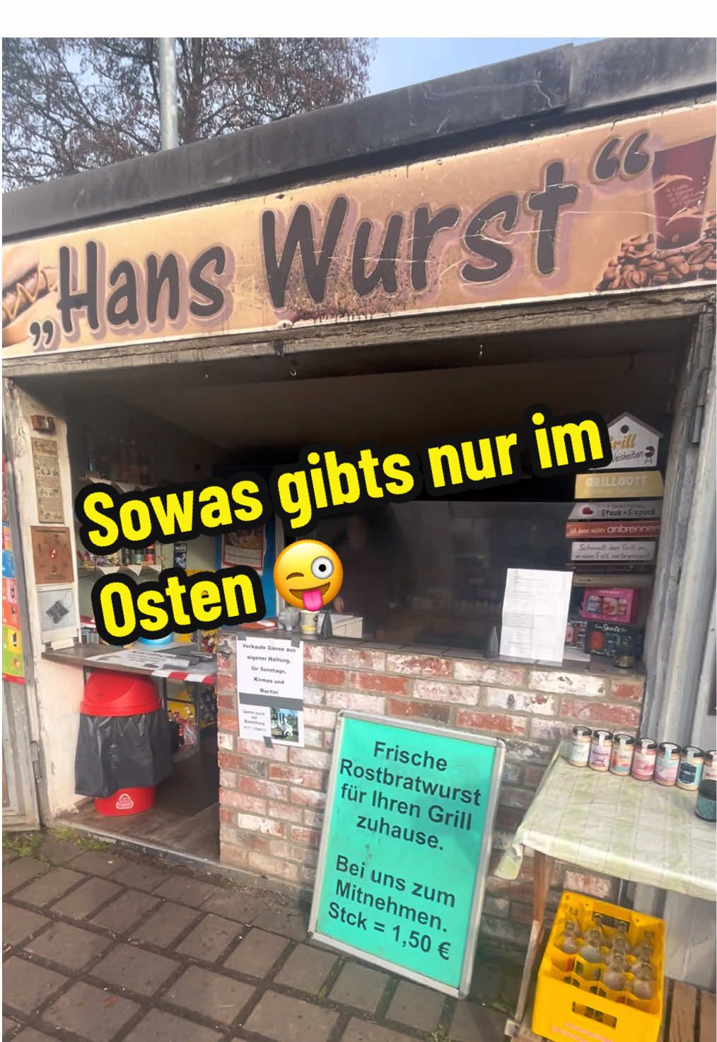 Thüringer Rostbratwurst aus der Garage 😬 #bratwurst #ostdeutschland #gril #lecker #fyp 