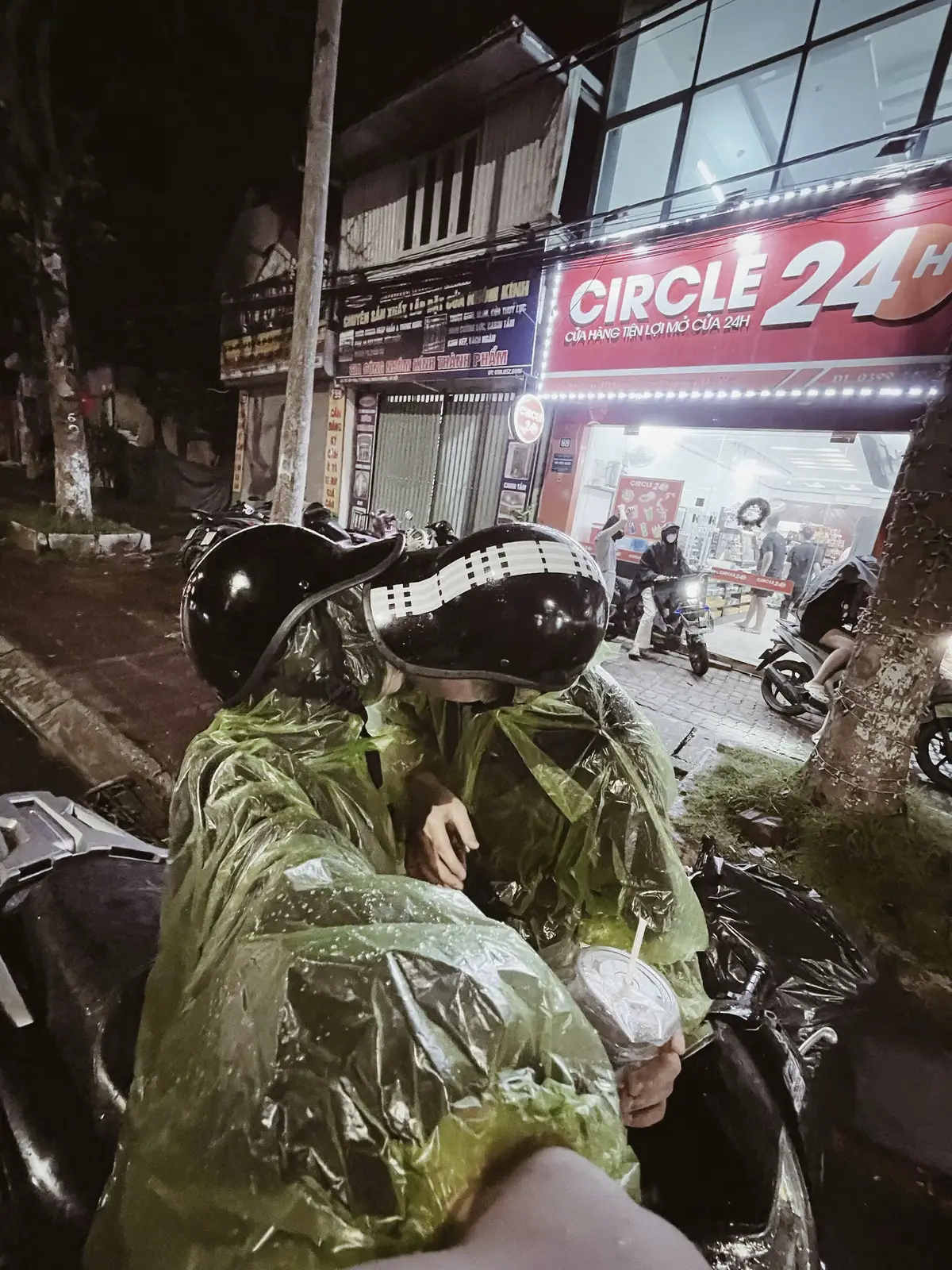 Vẫn đi cùn nhao nka